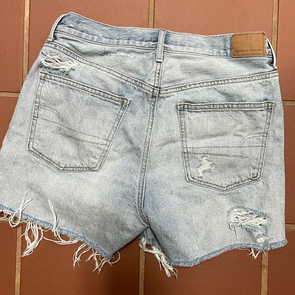 American eagle AE 90s Boyfriend jean shorts - Picture 4 of 9
